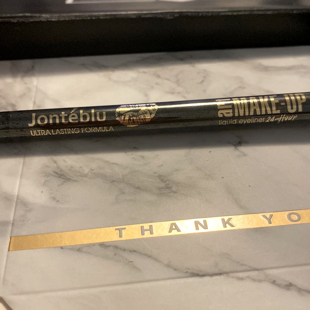 JONTEBLU Felt Tip Eyeliner Pencil in Black